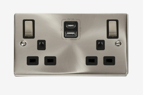 DECO 2G 13A SW SKT 4.2A A&#38;C USB INGOT BLACK